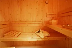 Spring Gardens Spa,Boat Trips,Yoga,Sauna,Chef - Image 4