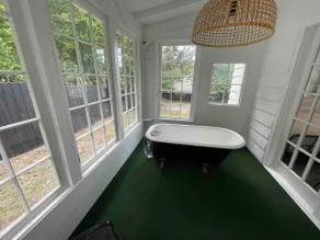 Ocala Oasis: Claw Foot Tub+ Pet Friendly! - Image 3