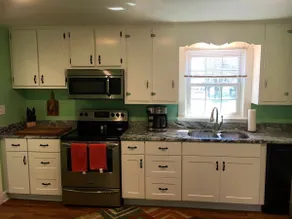 Cozy Farmhouse 3.8 Acres - Image 2