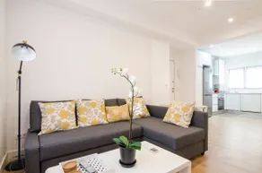 Bright & Stylish 2BD 2BTH - CITY CENTRE - Image 3