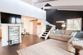 Riverside Beach House - Image 5