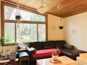 Creekside Retreat: Spacious & Peaceful - Image 3