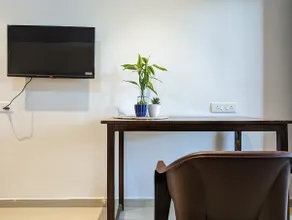 Cozy private ac studio with kitchenette - Image 4