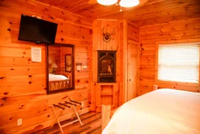 Elk Cabin at The Azalea Inn - Image 3