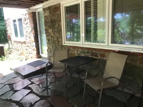 Private suite 1 BR, 1 BA, 1 LR, 1 FLR - Image 3