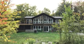 Hidden Gem Trent Lakes Chalet - Image 2