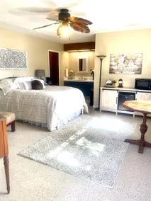 Suite - close to Sequoia’s - Image 2