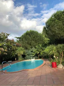 Warm and bucolic cottage with pool - Image 3