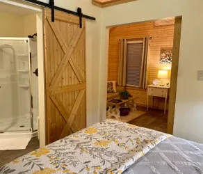 Lazy Daisy Cabin 1 - Image 5