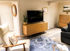 Large Upscale Apt on Streetcar in Riverbend - Image 3
