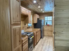 Campfire Retreat with outdoor hot tub under the stars and WiFi  - Image 5