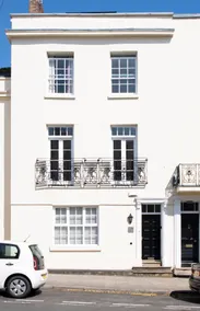 Modern apartment in Leamington Spa City Centre - Image 3