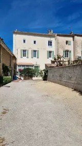 In the heart of Pélissanne – 55 m2 renovated + parking - Image 3