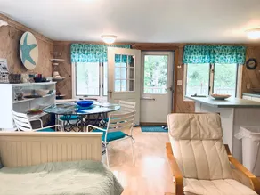 Cape Cod Tree House Retreat - Image 4