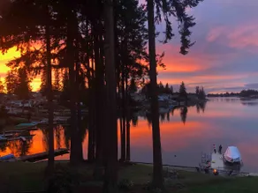 Lake Tapps, waterfront, apartment- views! - Image 3