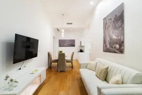 Refined 1-BR with balcony at Piazza Venezia - Image 5