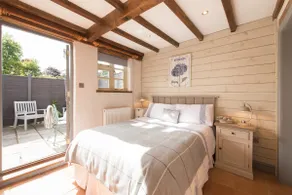The Stables, next to the Cotswolds, near Evesham - Image 2