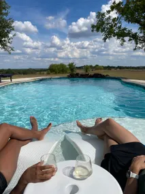 Hilltop getaway w/sweeping views & pool/hot tub - Image 3