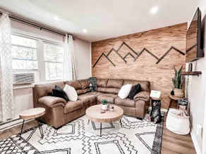The Cozy Cottage w/ a private hot tub - Image 2