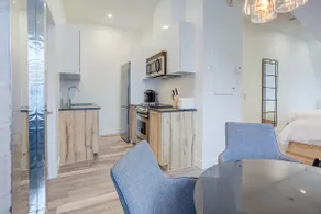 Loft on Grande-Allée with Parking | Spacious - Image 3