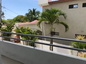 Spacious apartment, 3 bedrooms with balcony - Image 2