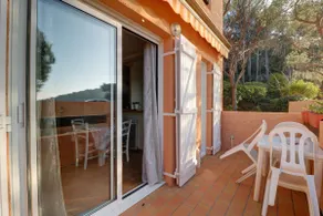 180° sea view 2-bedroom with balcony, air-conditioned, pool - Image 4