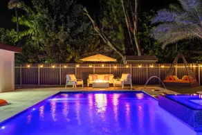 Encanto Luxury Home Miami W/Pool/BBQ/Golf/Pingpong - Image 3