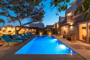 Paradisos luxury villas next to beach - Image 2
