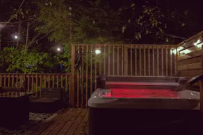 HOT TUB | The Green Barn | Great location! - Image 5