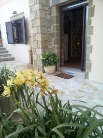 Georgia's Village House - Image 2