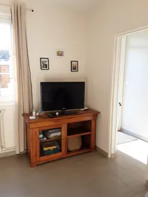Quiet house with garden, ideal for families/business stays - Image 5