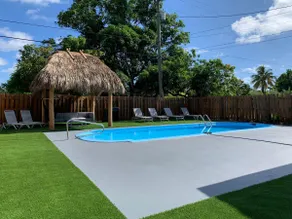 Hollywood Sunshine Resort Pool House w/ Hot tub - Image 2