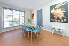 Designer house in quiet street on city doorstep - Image 4