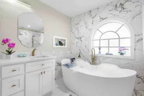 Private Boutique Spa Suite with Bath Tub - Image 4