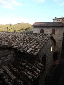 House in an ancient Umbrian village - Image 4