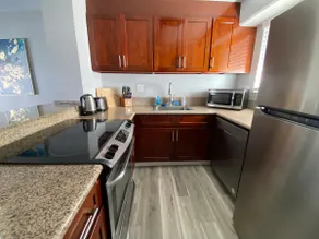 2 bedroom Waikiki condo FREE parking 4beds - Image 4