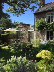 Stone Cottage, Secret Garden Separate Entrance - Image 5