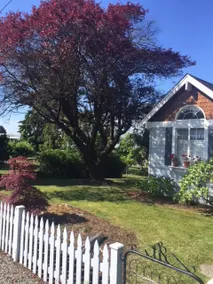 Charming Bayview Beach Cottage - Image 3