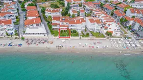 Great 1st line sea-side location - Image 2
