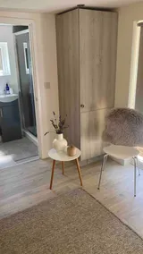 Contemporary 1 Bedroom garden studio - Image 4