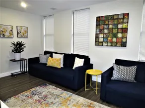 Gorgeous Brand New Condo Fully Loaded Mins to NYC - Image 3