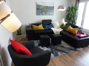★ Hidden Gem Heart da cidade PVT de luxo. Suite ★ GRÁTIS 4 carros PKG ★ + bicicletas + 52 \"TV + WIFI ★ - Image 3