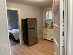 Cozy 2bdrm Apt. Walk  downtown bring your pets - Image 4
