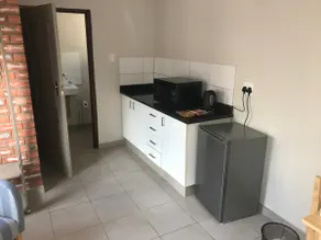 Modern bachelor flatlet in Dan Pienaar -king - Image 3
