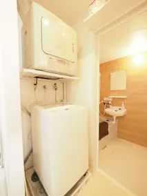 2 stops from the airport, 9-minute walk from Koryu station, 1♪ parking space, free♪ WiFi,♪ 2nd floor room, no♪♪ elevator - Image 5