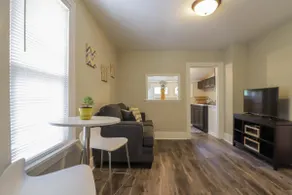 Quiet/Renovated- 2 blocks to Downtown Urbana - Image 2