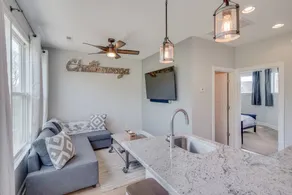 Hip Apartment in lively Southside - Image 2