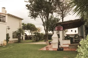 FABELHAFTE ZWEI-STOCK-VILLA MIT JACUZZI IM PRIVATEN GARTEN UND AN DER MEERESLINIE - Image 4