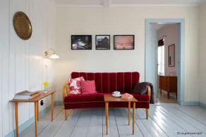 Mid-Century Seaside Retreat in Henningsvær Harbor - Image 4