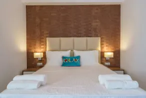 Beachfront Villa 30m to amenities and BBQ area - Image 5